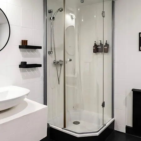 White Loft In Center With 2 King Size Beds 아파트 *