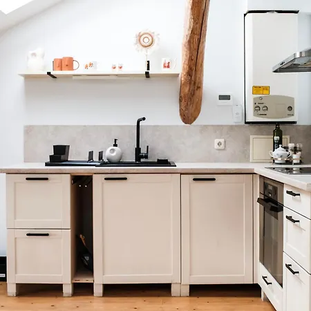 White Loft In Center With 2 King Size Beds 아파트